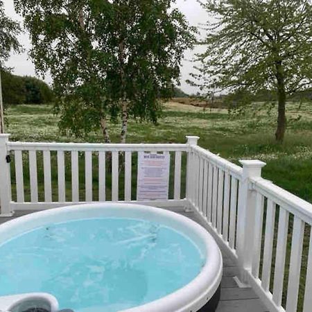 Lovely 3-Bed Caravan With Hot Tub In Lincolnshire Exterior photo