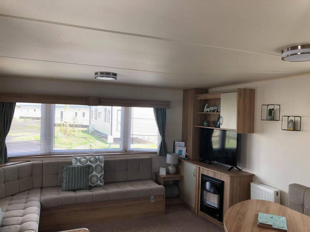 Lovely 3-Bed Caravan With Hot Tub In Lincolnshire Exterior photo